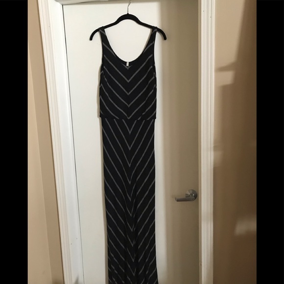 Elan Dresses & Skirts - Maxi black and gray dress Elan Dresses & Skirts - Maxi black and gray dress